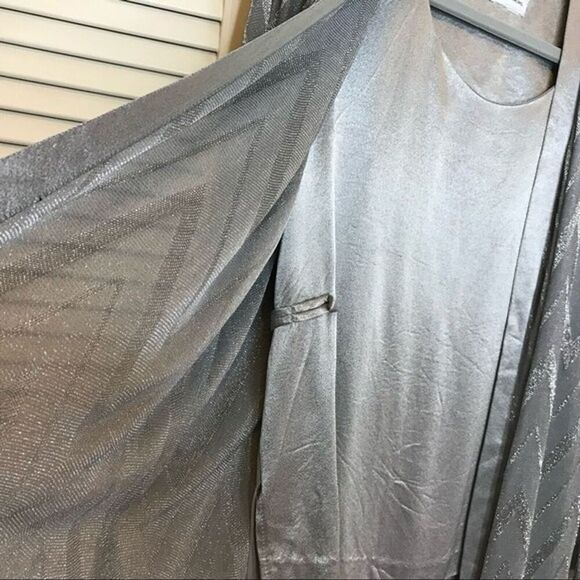 R&M Richards by Karen Kwong Womens 2 Piece Look Top‎ Silver No Size Tag READ - Picture 5 of 6